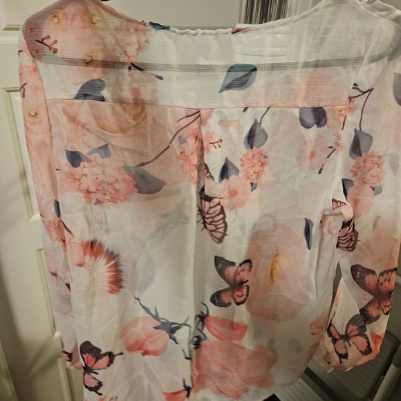 Sheer Floral Top - Picture 2 of 6